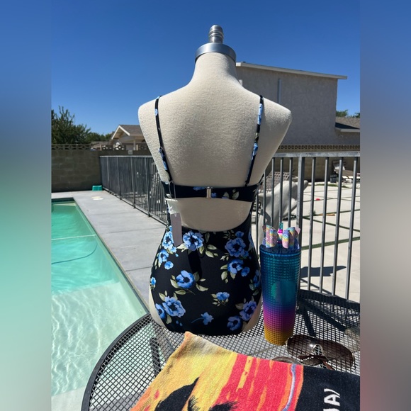 🔥Modihito Women's Tummy Control One Piece Swimsuit Vintage Lace V Neck Swimwear - Picture 4 of 10